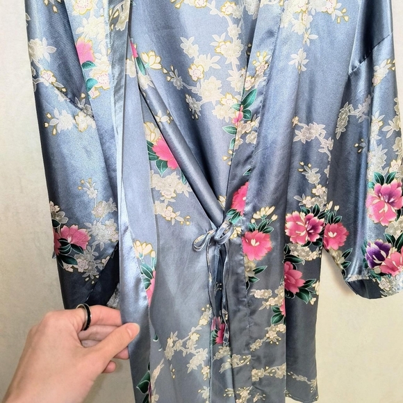 Satin Robe - Picture 3 of 4